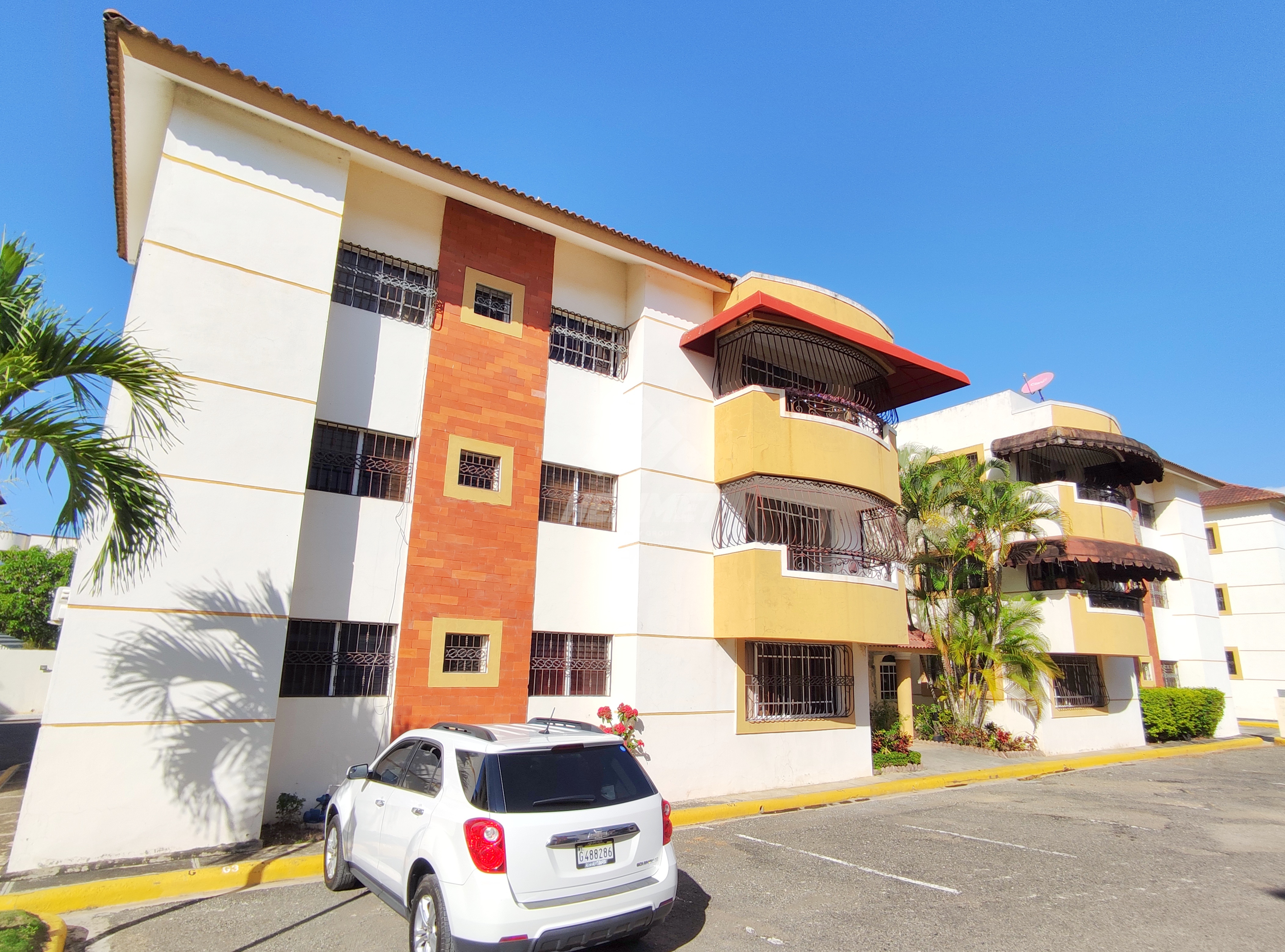 apartamentos - APARTAMENTO ESPACIOSO RENTA LAS DIANAS STGO.