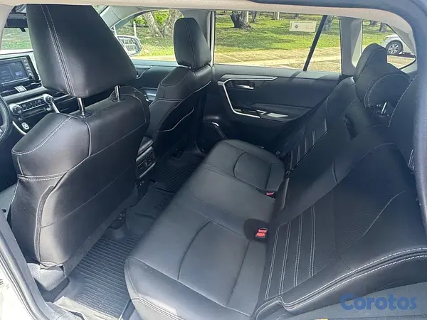 jeepetas y camionetas - Toyota RAV4 XLE 2021
 8