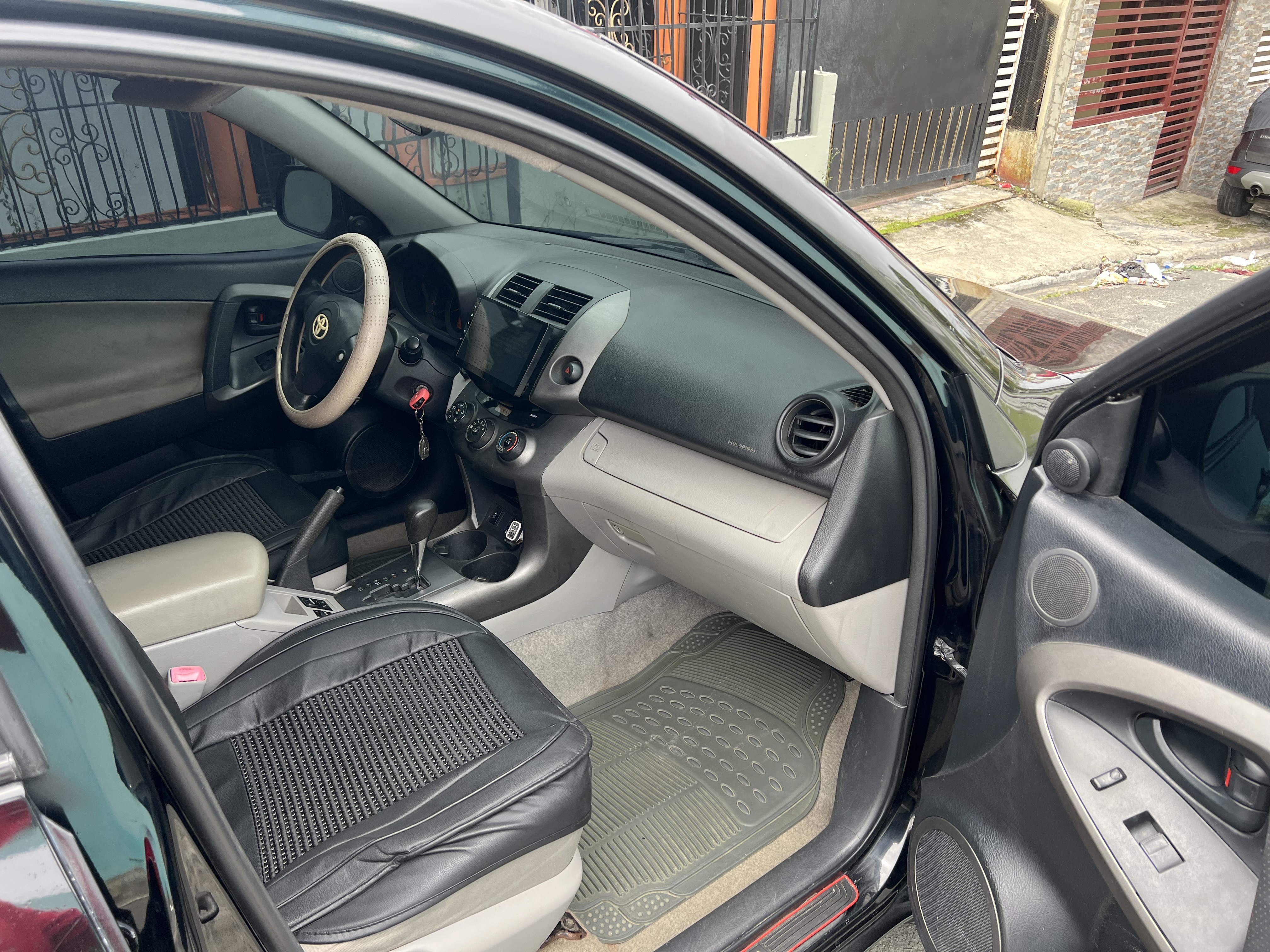 jeepetas y camionetas - •Toyota RAV4 2010  8