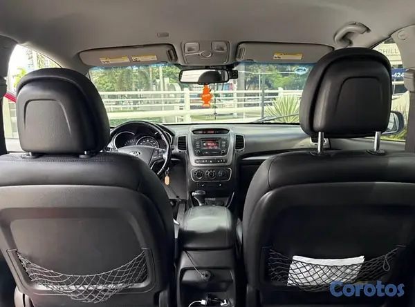 jeepetas y camionetas - Kia Sorento 2014 Negociable 4