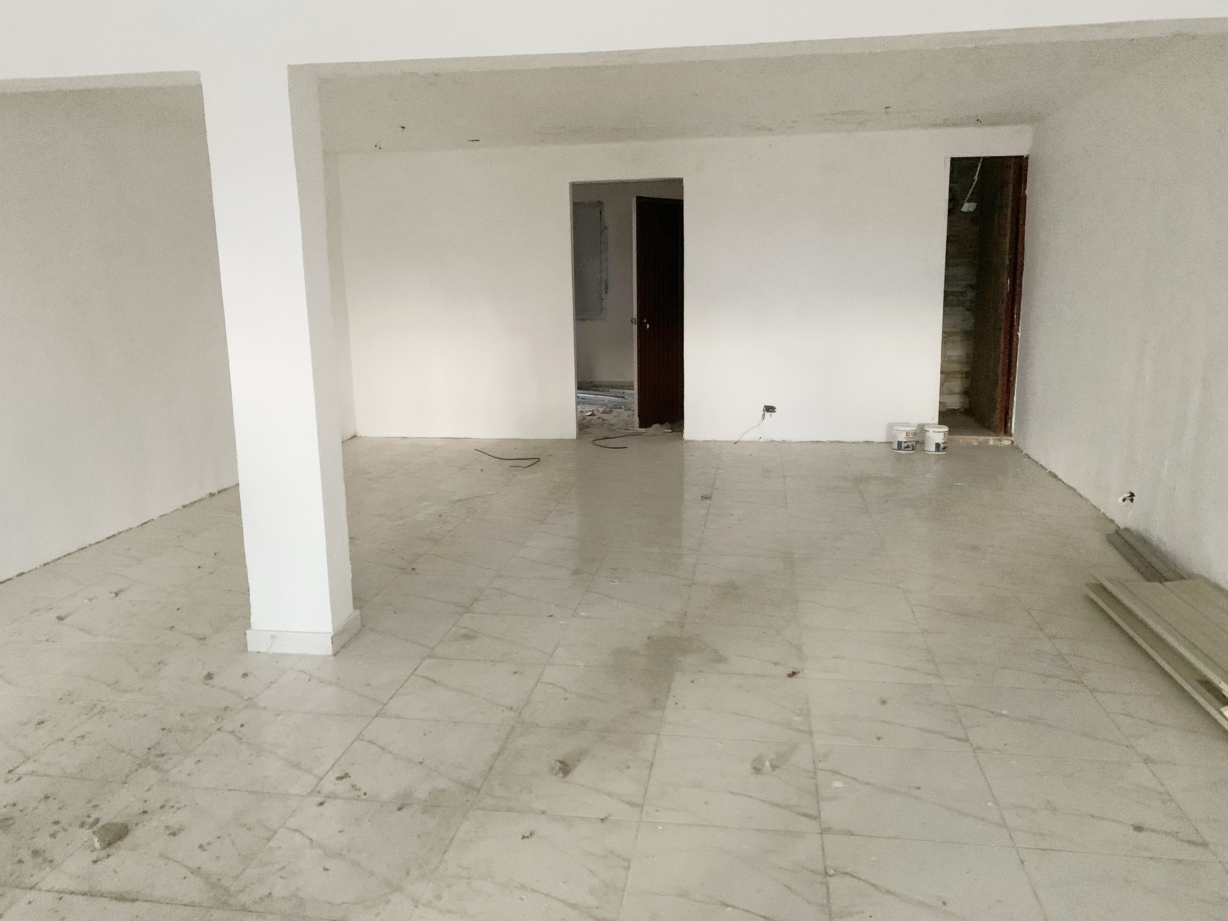 oficinas y locales comerciales - Local primer nivel amplio  5