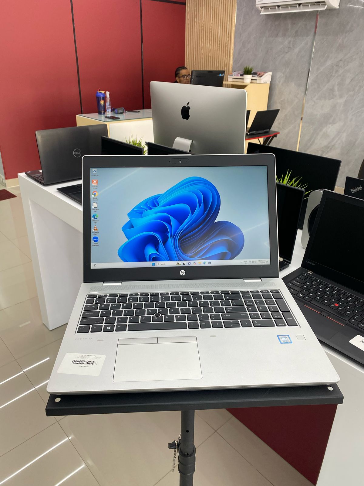 computadoras y laptops - Laptop HP probook 15.6 i5 8va Gen 16GB RAM 256GB S 0