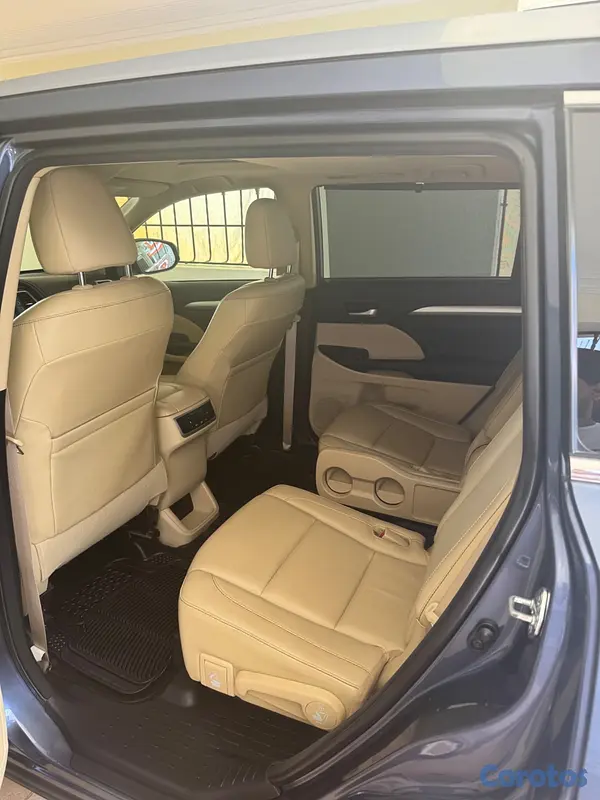 jeepetas y camionetas - Toyota Highlander XLE 4WD 2015 7