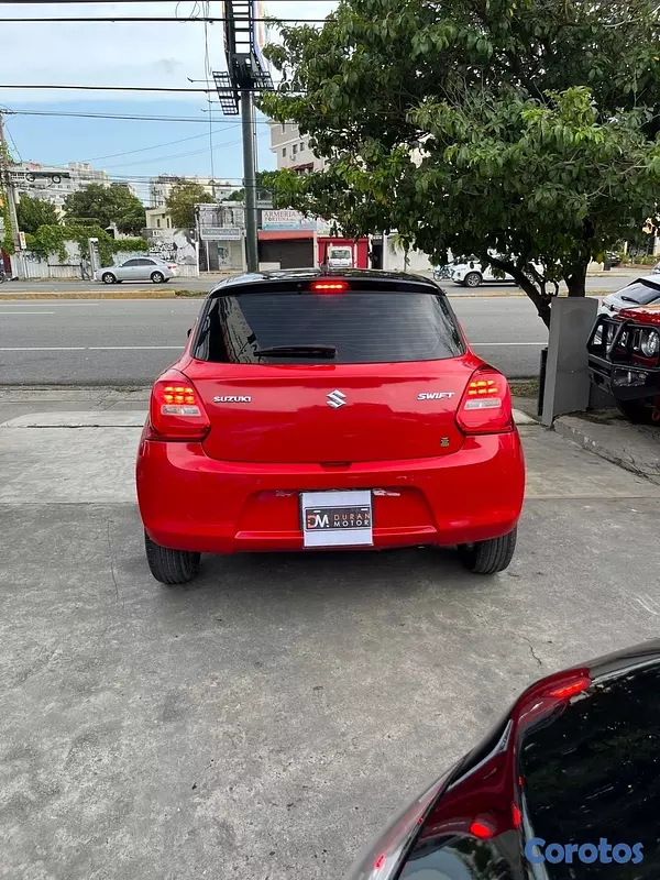 carros - Suzuki Swift GL+ 2024 7