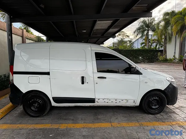 jeepetas y camionetas - FURGONETA RENAULT DOKKER 2017 3