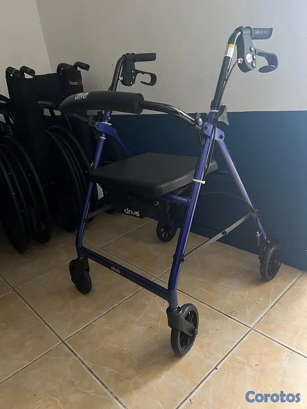Salud y Equipamiento Médico - Andadores disponible 3