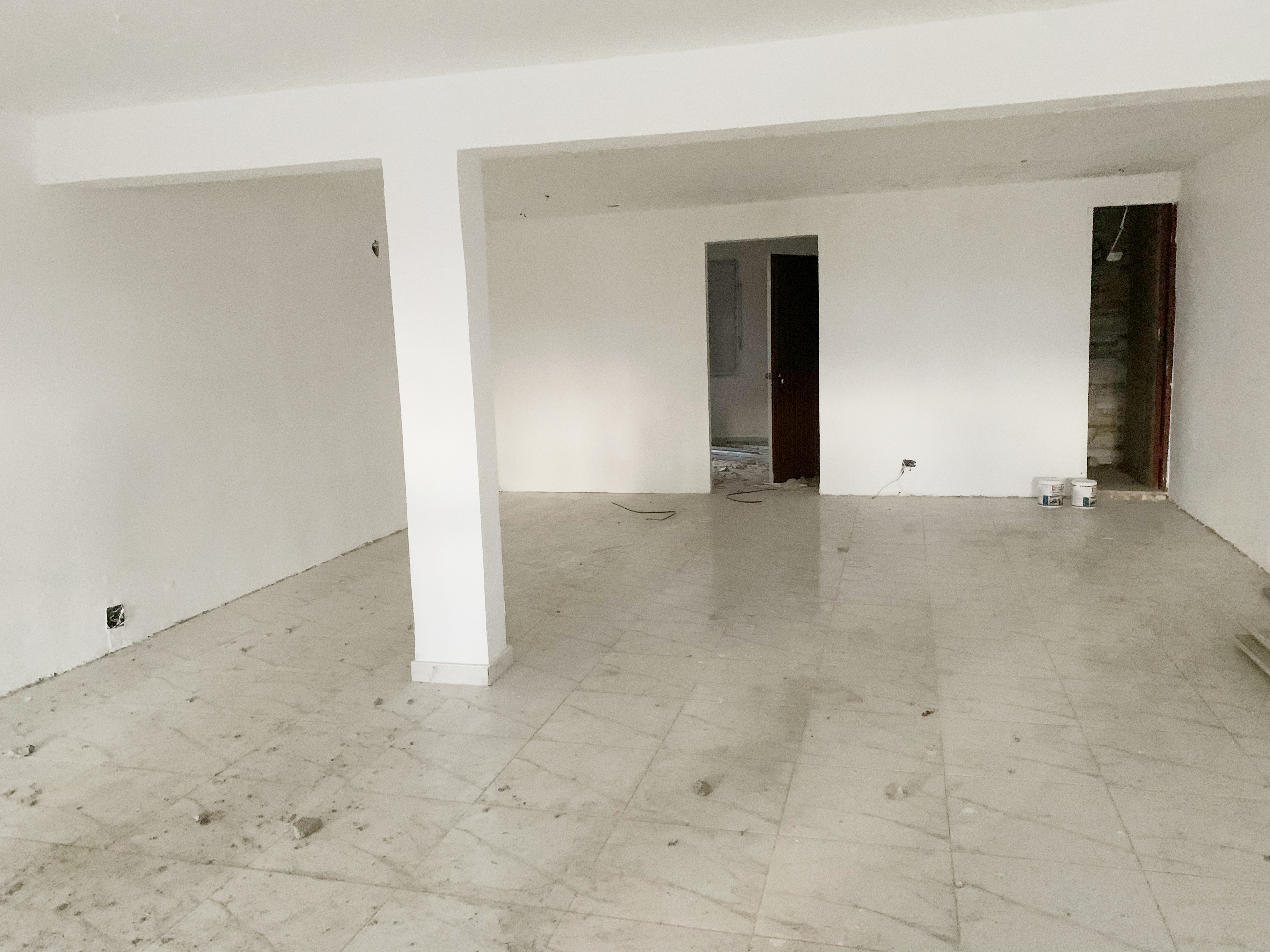oficinas y locales comerciales - Local primer nivel amplio  2