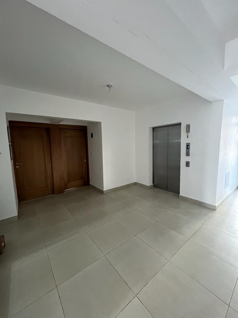 apartamentos - Apartamento 1er Nivel con Patio proximo al HOMS  8