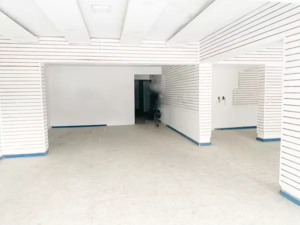 oficinas y locales comerciales - Local céntrico primer nivel 3