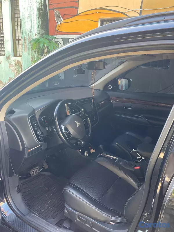 jeepetas y camionetas - Mitsubishi Outlander SE 2.4 MIVEC SUV  5
