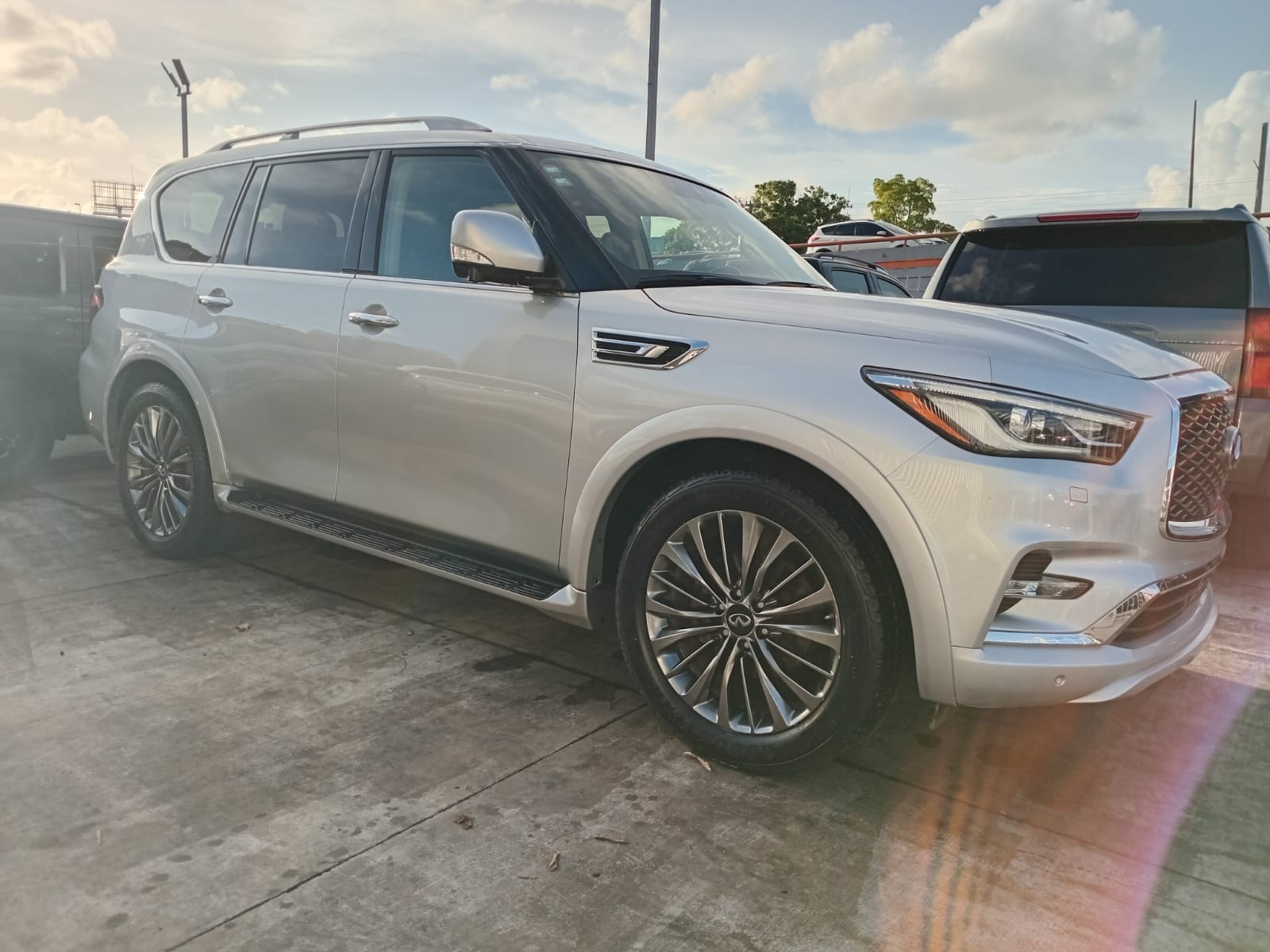 jeepetas y camionetas - Infiniti QX-80 2022 2