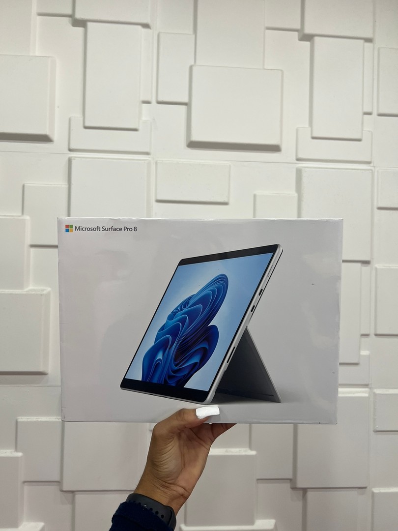 celulares y tabletas - Microsoft Surface Pro 8 Sellada con Teclado 