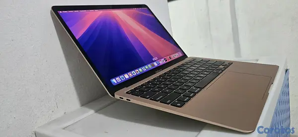 computadoras y laptops - Macbook Air Cold oro 13.3 Pulg M1 Ram 8gb Disco 256gb ssd año 2020 2