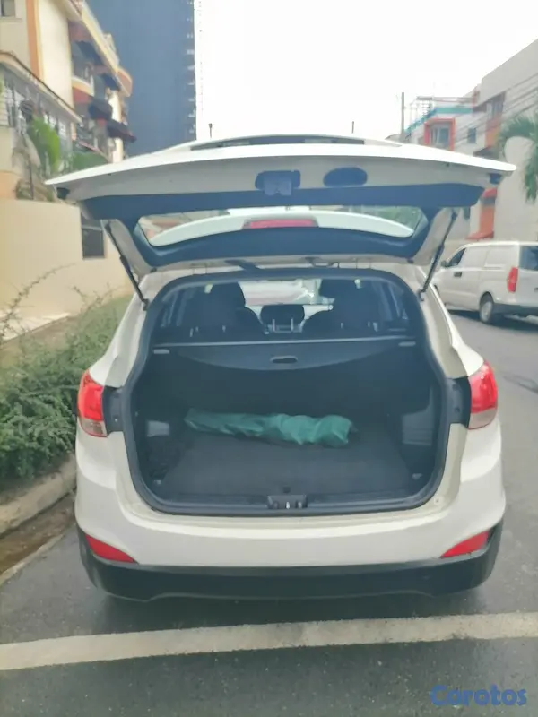jeepetas y camionetas - Hermosa Hyundai Tucson Blanca 2012 7