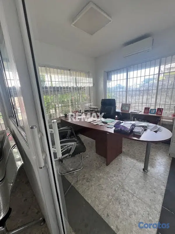 oficinas y locales comerciales - Local comercial de 700mt2 en alquiler en Altos de  2