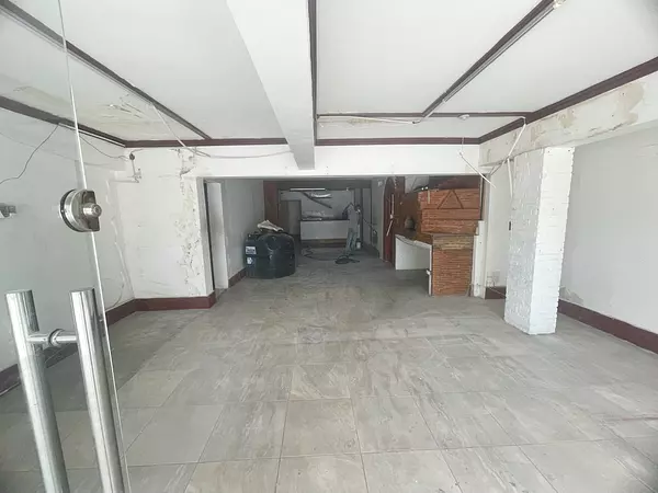 oficinas y locales comerciales - Alquiler local en Evaristo morales  5