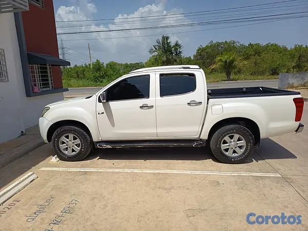 jeepetas y camionetas - Isuzu Dmax 2013 9