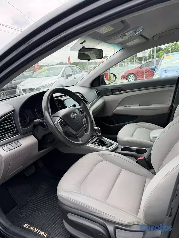 carros - Hyundai Elantra SE 2017
 8