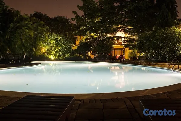 casas - venta de casa en cuesta hermosa con 5,038mts y piscina Distrito Nacional  2