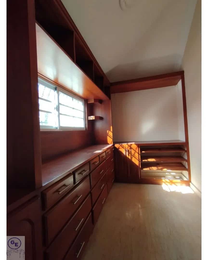 muebles y colchones - Walking Closet en madera de caoba  1