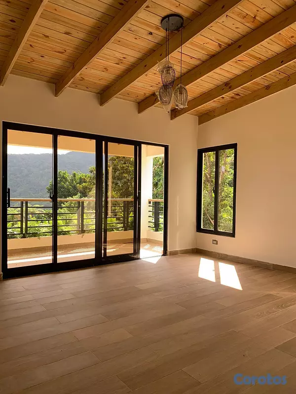 casas - Villa Exclusiva en La Colonia | Vive Rodeado de Na 3