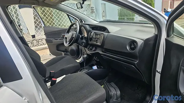 carros - Toyota vitz 2020 7