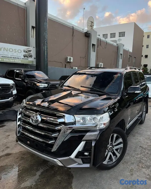 jeepetas y camionetas - TOYOTA LAND CRUISER VXR 2017 2