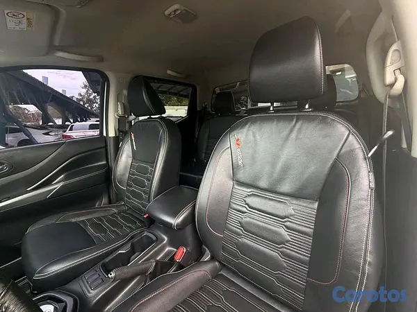jeepetas y camionetas - Nissan frontier pro x 2024 7