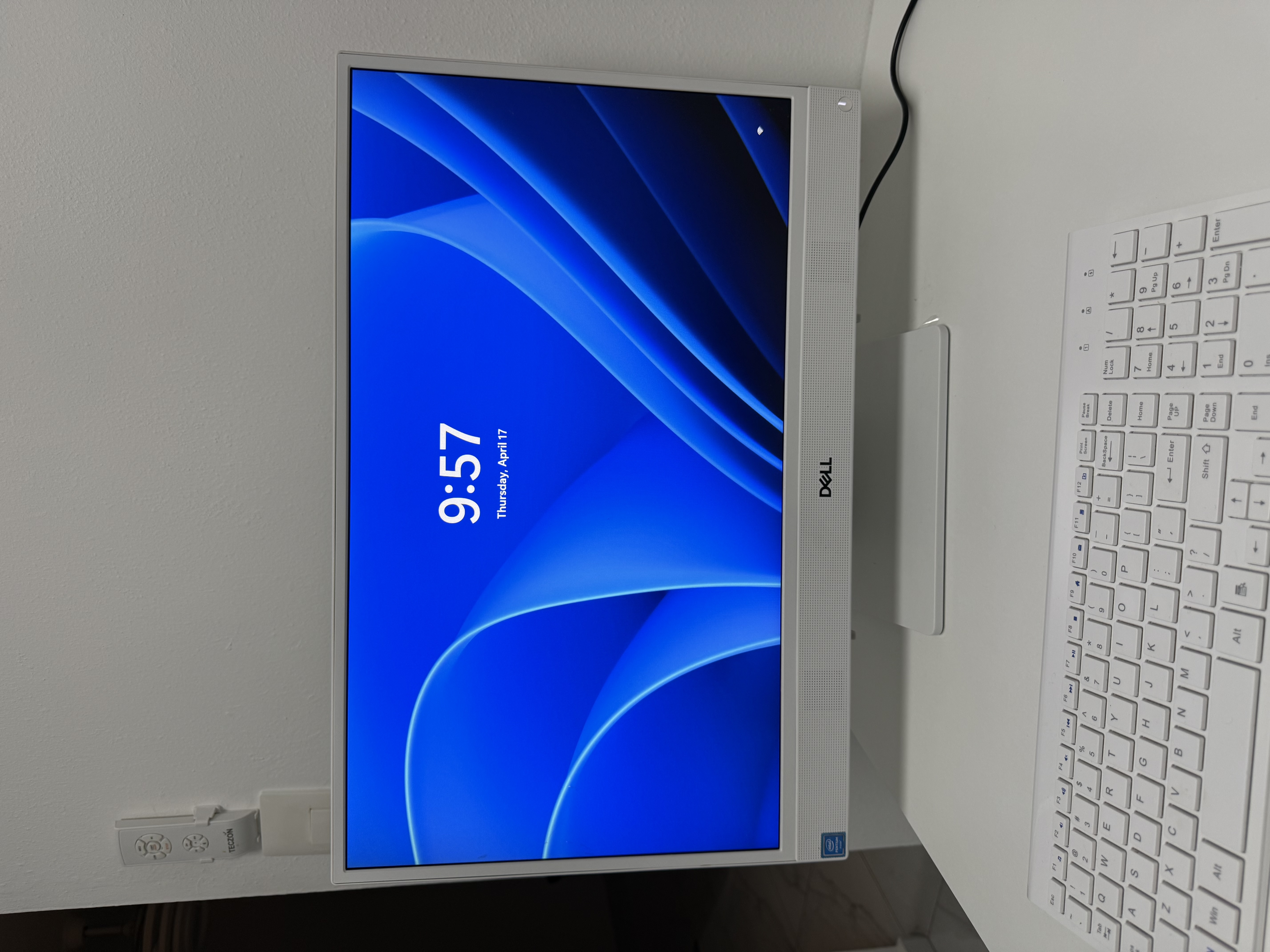 computadoras y laptops - Computadora All-in-one Dell Inspiron 3477 - CPU In 7