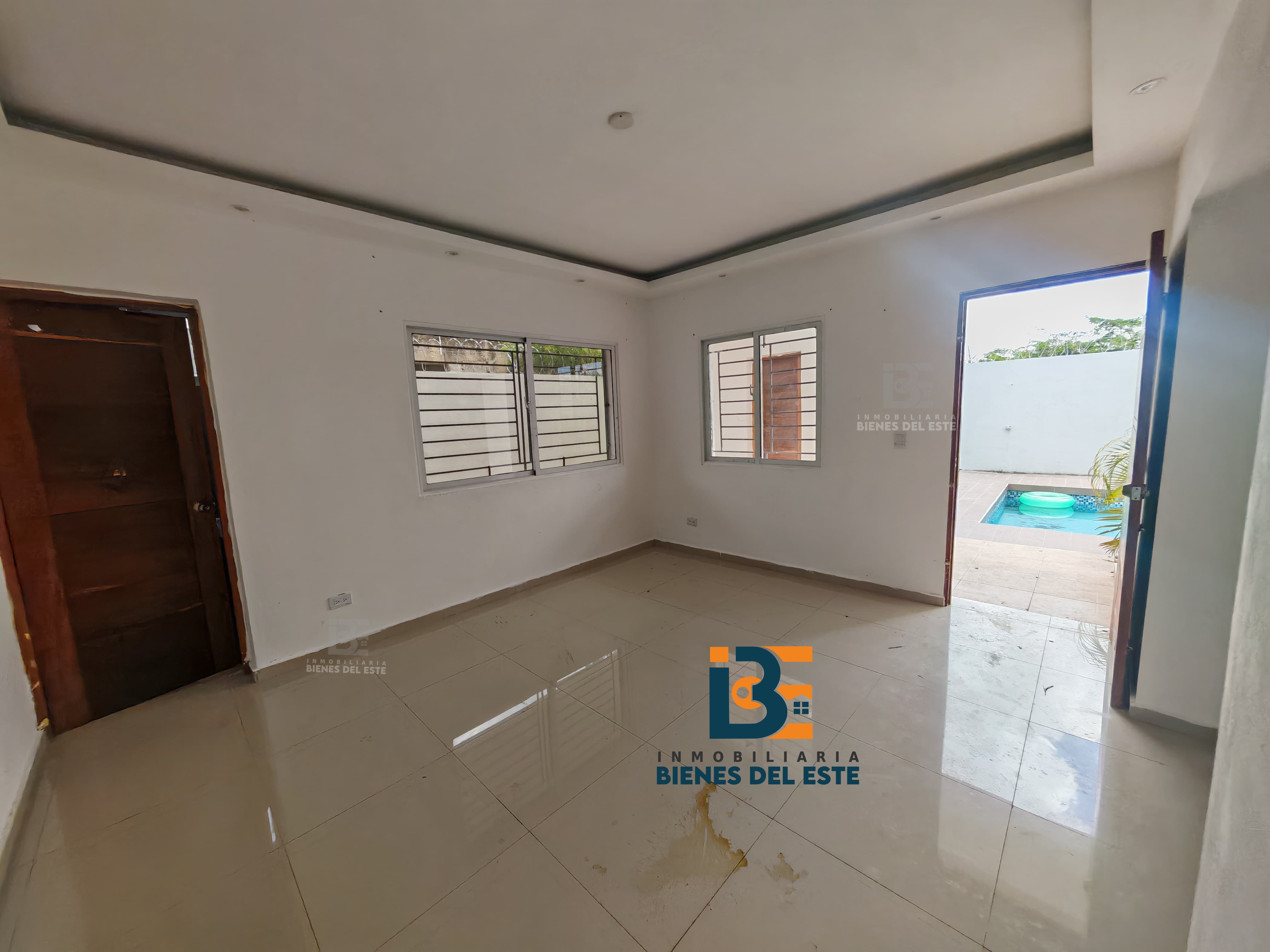 apartamentos - Se Alquila Esta Hermosa Casa de Dos Niveles. 1