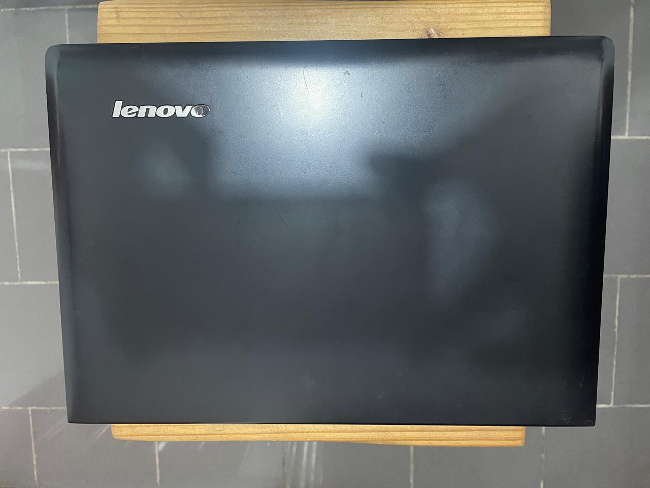 computadoras y laptops - Laptop Lenovo Z40-70 en excelentes condiciones 1