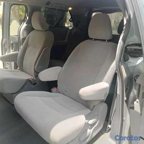 otros vehiculos - Toyota sienna 2017 4x4  5