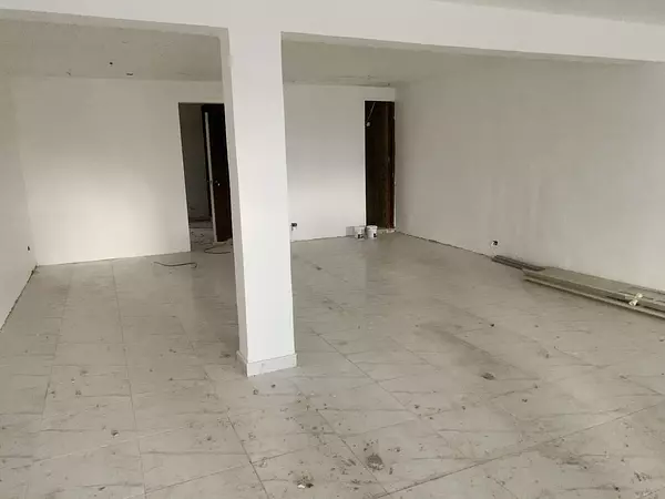 oficinas y locales comerciales - Local primer nivel amplio  4