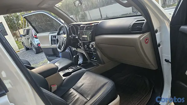 jeepetas y camionetas - Toyota 4runner 2013  11