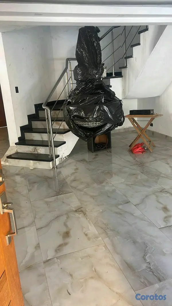 casas - casa de dos niveles con piscina en Res. Arismar Santo Domingo Este. 16