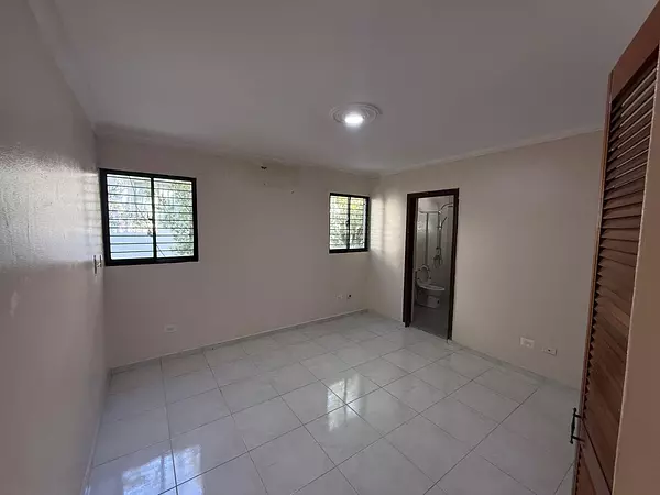casas - Alquiler Casa de 3 habitaciones, Bella Vista 4