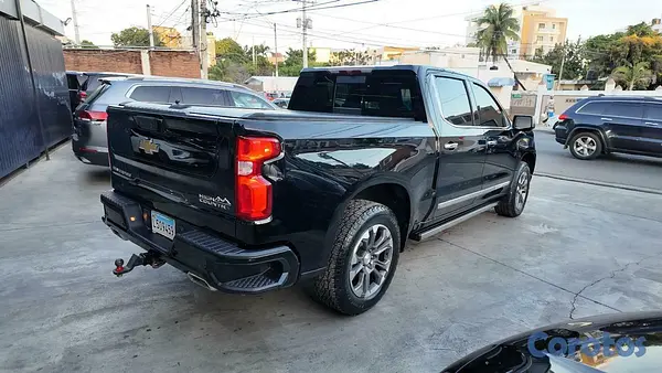 jeepetas y camionetas - CHEVROLET SILVERADO HIGH COUNTRY DURAMAX 5