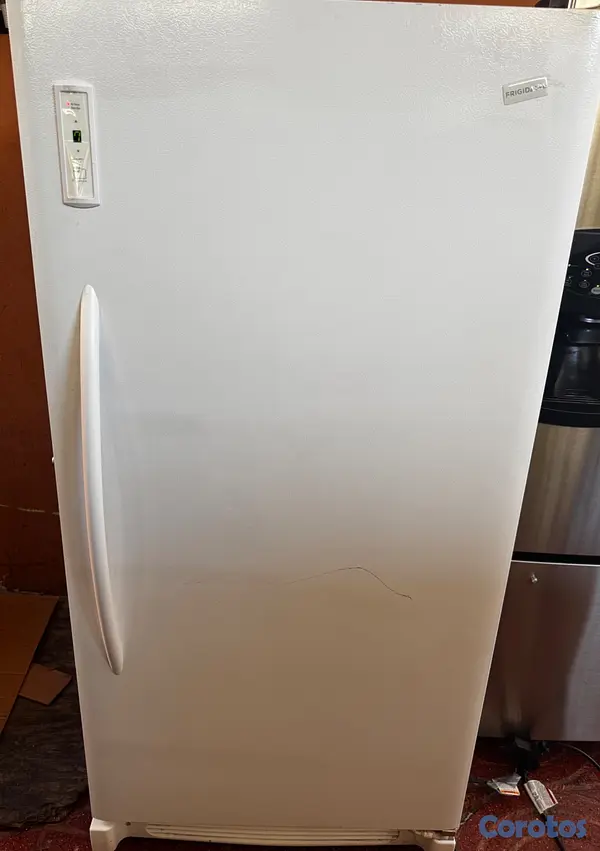 electrodomesticos - Freezer parado vertical Frigidaire 2