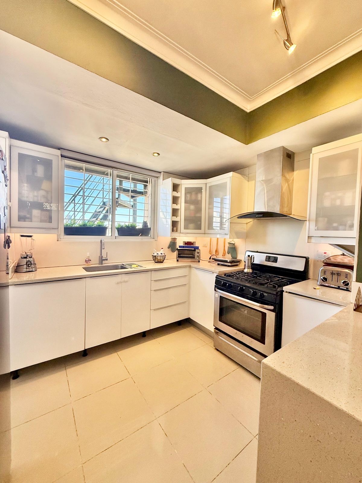 apartamentos - Vendo los prados piso 7 tres hab 2.5 baños dos par 2