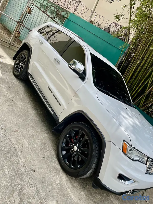 jeepetas y camionetas - JEEP GRAND CHEROKE OVERLAND 2017 3