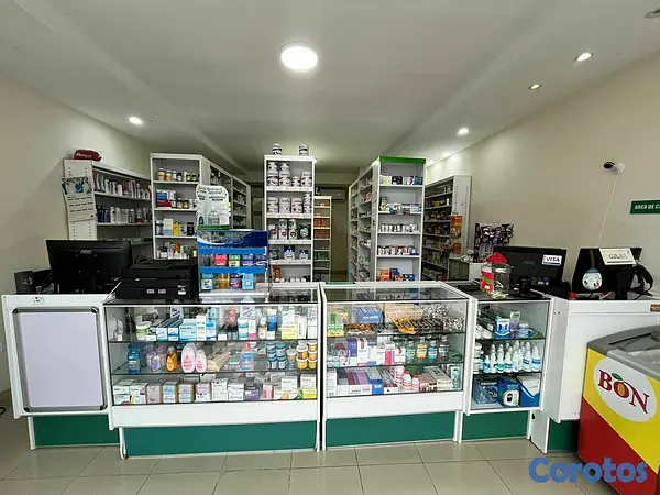 negocios en venta - VENDO FARMACIA EN SANTO DOMINGO 2