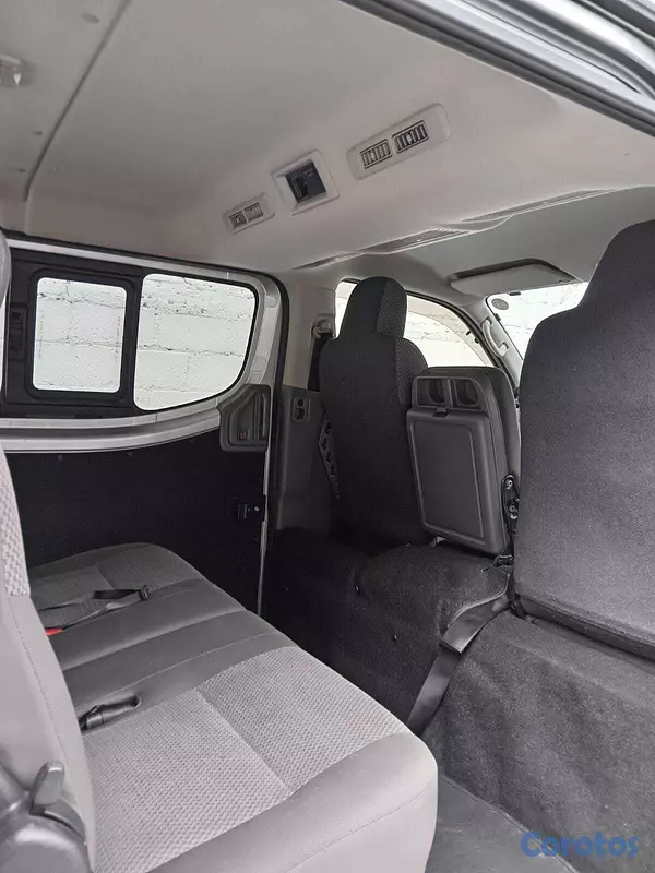 jeepetas y camionetas - NISSAN CARAVAN NV350 9