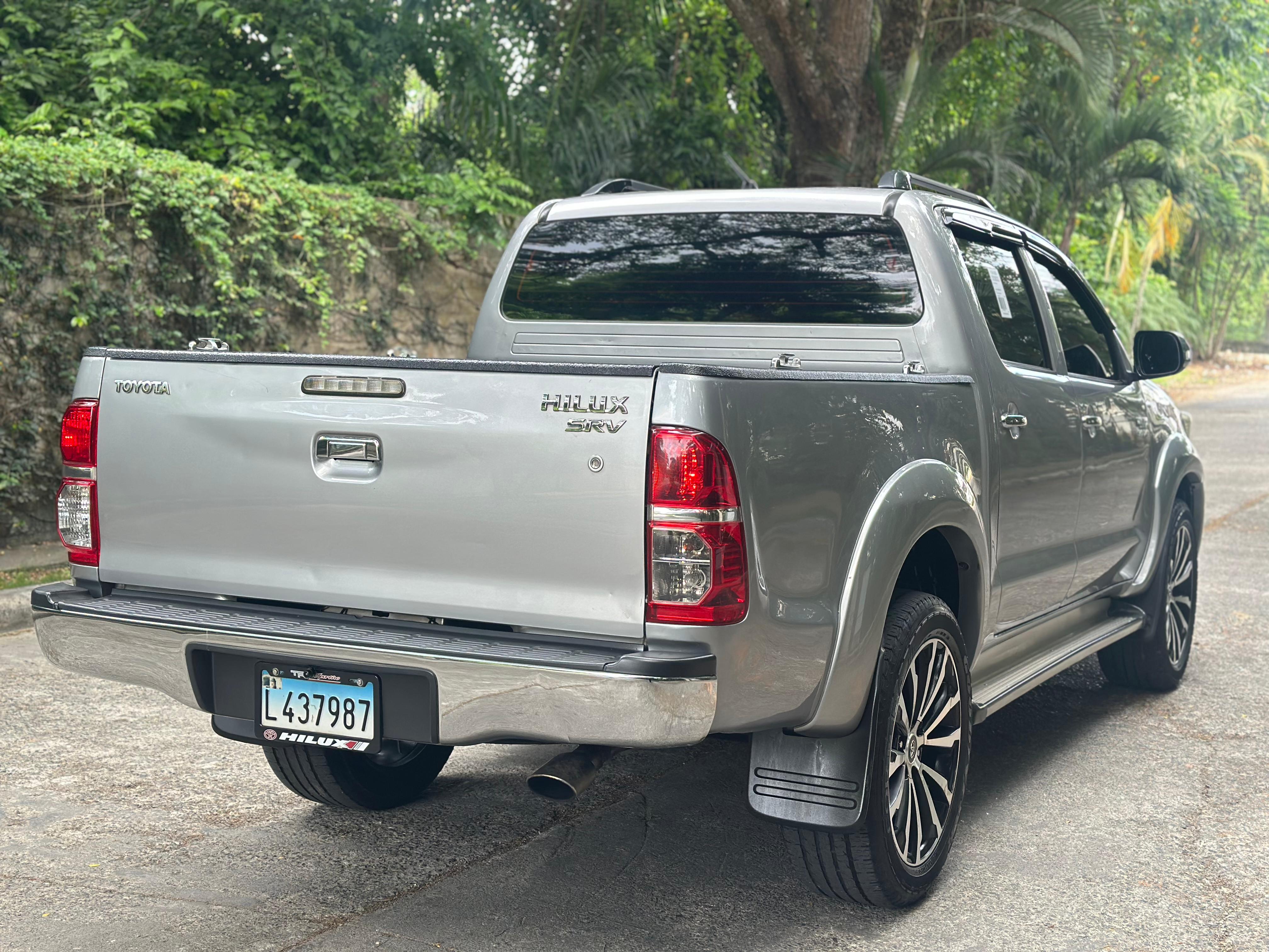 jeepetas y camionetas - Toyota hilux 2015 5