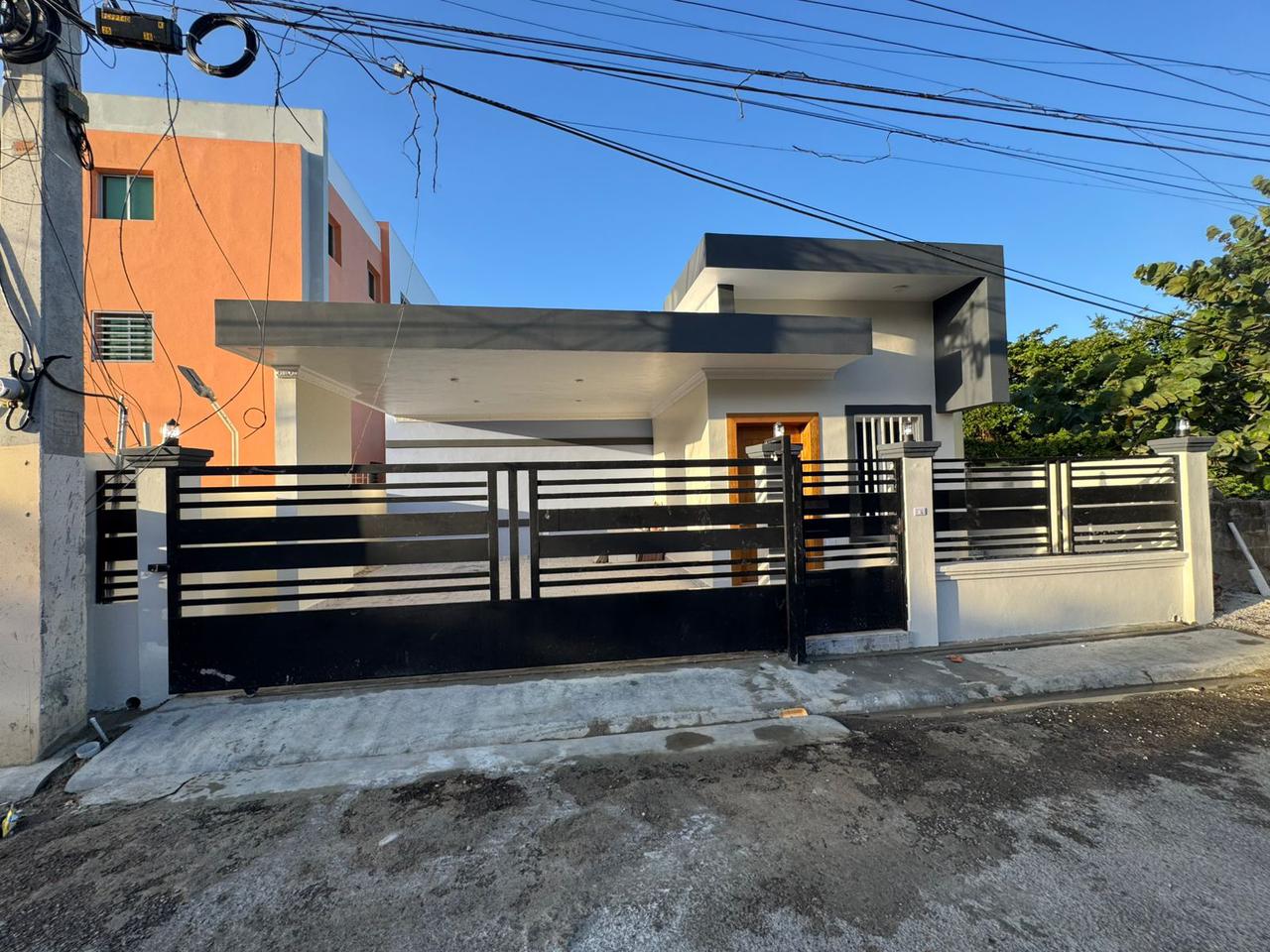casas - casa moderna totalmente nueva, pocos minutos del malecón y centro de la ciudad 