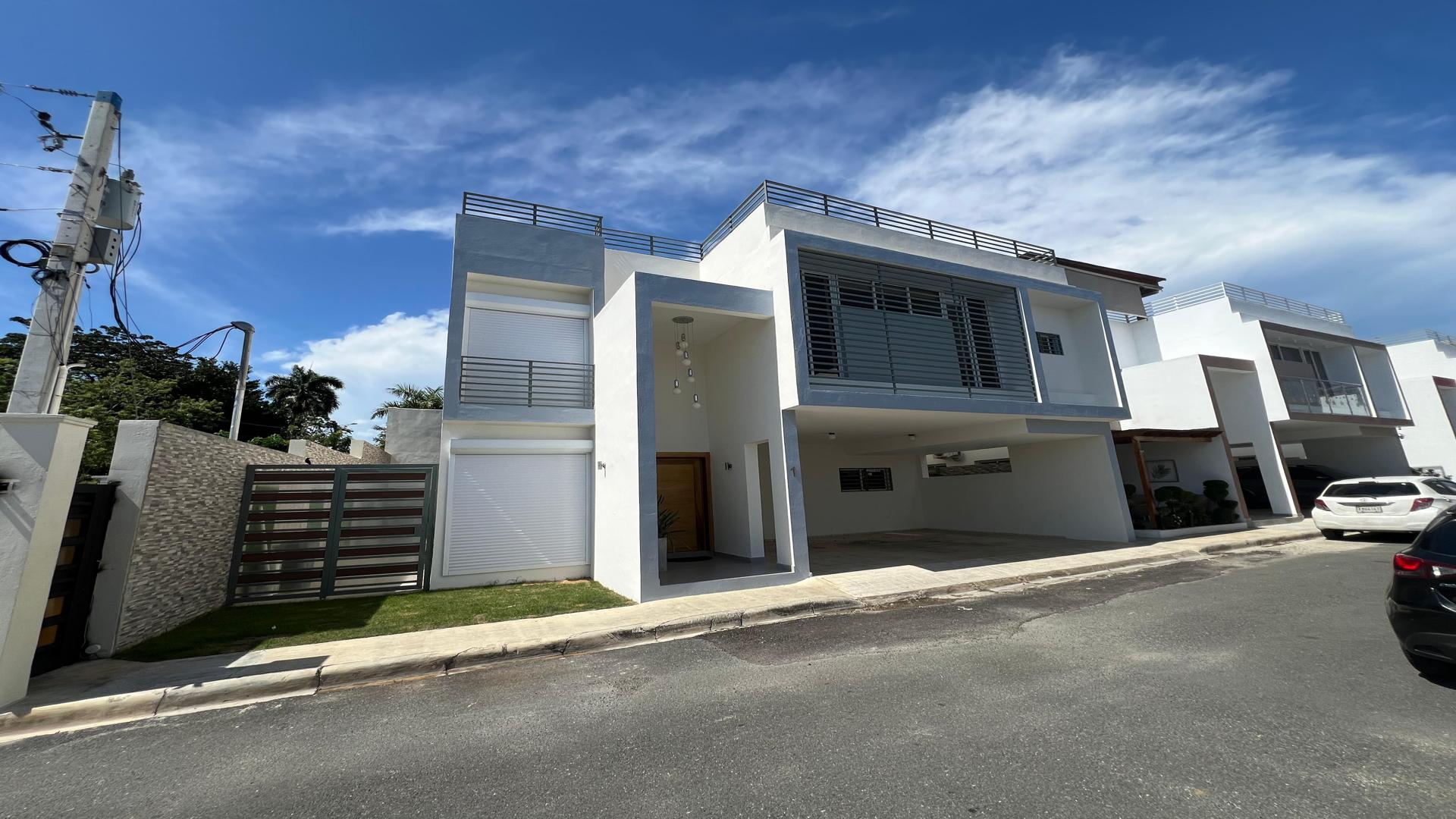 casas - Casa de 2 niveles en venta en Proyecto Cerrado, Altos De Arroyo Hondo lll 0