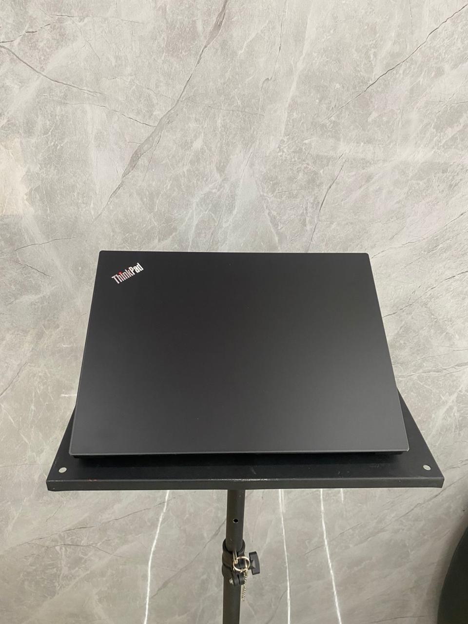 computadoras y laptops - Lenovo ThinkPad E490, 14" Core i5 8va gen 8GB ram  2