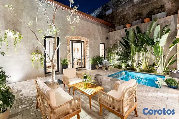 casas - En Venta y Alquiler Casa de Lujo Zona Colonial amueblada y Reformada 10