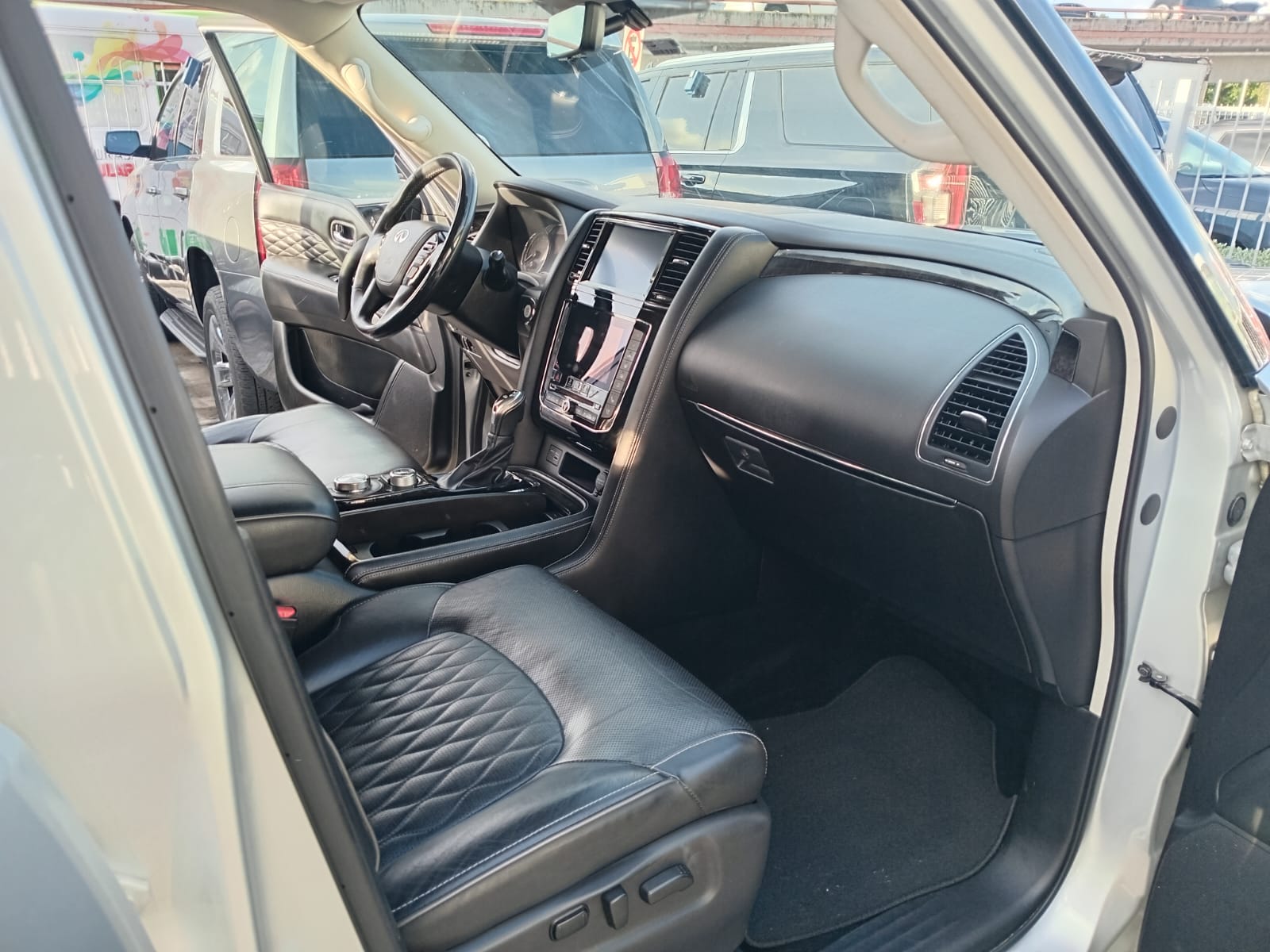 jeepetas y camionetas - Infiniti QX-80 2022 4