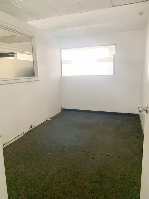 oficinas y locales comerciales - Local céntrico en Naco 3