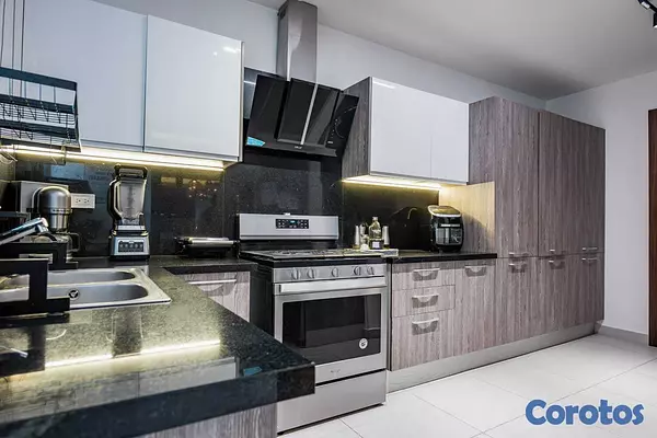 apartamentos - Apartamento Av. Anacaona Piso 18 con 4 parqueos  4